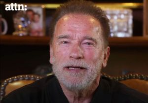 Schwarzenegger zverejnil video pre ruských vojakov: Neverte propagande, Rusko je agresor (VIDEO)